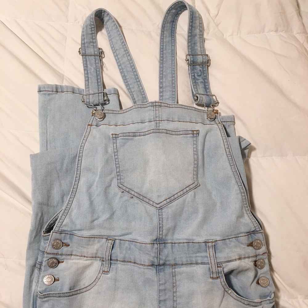 Lights wash denim overalls